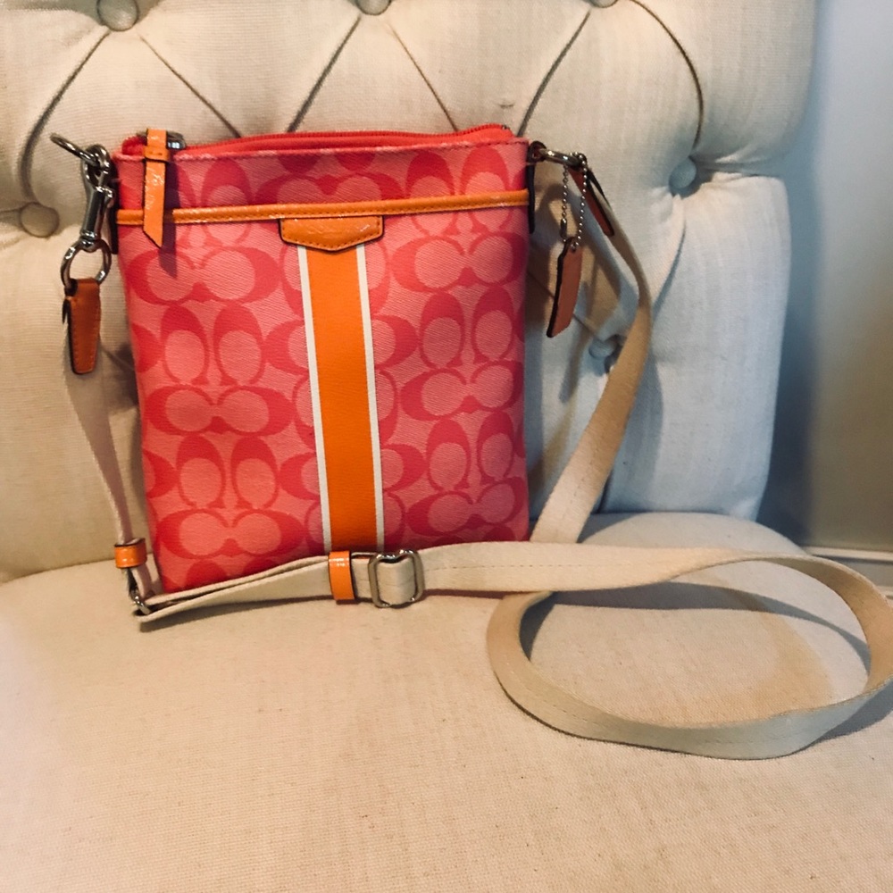 Coach crossbody purse.